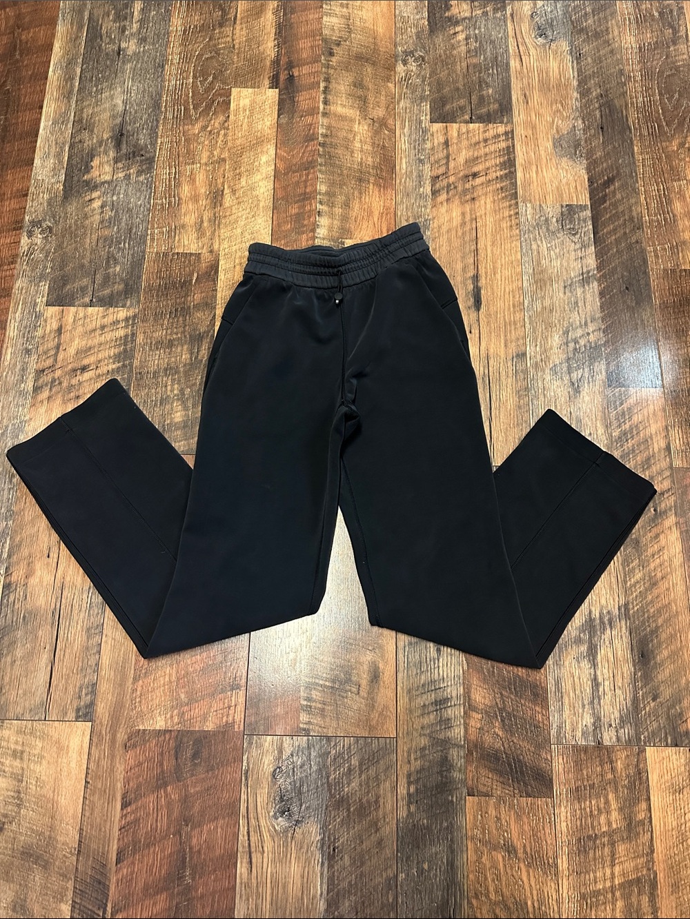 Woman’s Black Lululemon Straight Leg Jogger Pants Size 0